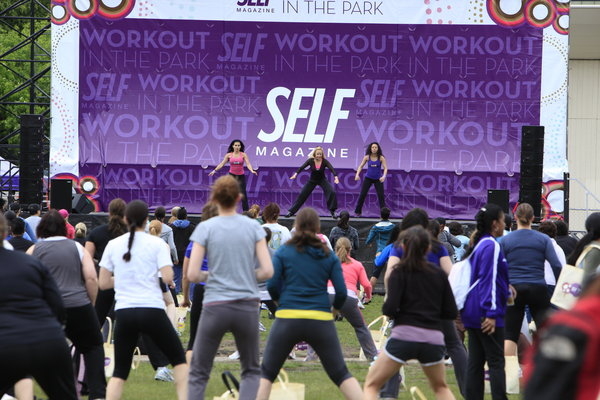 TWINY TALK GIVEAWAY DANIELLE MONARO SELF WORKOUT IN THE PARK