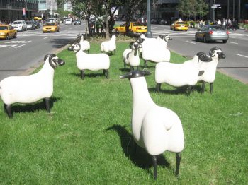 Flock is among several Lalanne sculptures along Park Ave. (photo by twi-ny/mdr)