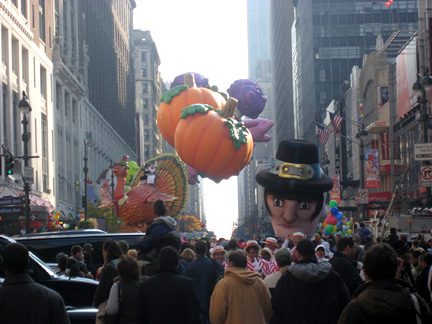 The pilgrims arrive for another Turkey Day in NYC (photo by twi-ny/mdr)