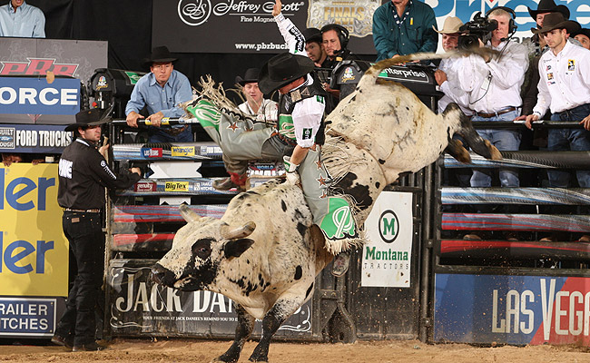    Kody Lostroh looks to hang on to repeat as world champion (photo by Andy Watson/bullstockmedia.com)