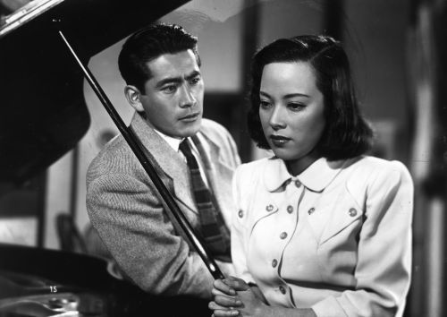 Toshirô Mifune and Yoshiko Yamaguchi battle the tabloids in Kurosawa melodram