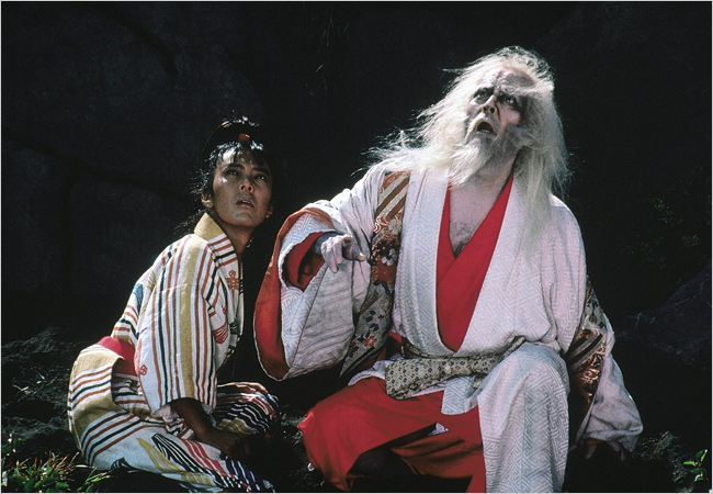 The Fool (Peter) sticks by Hidetaro (Tatsuya Nakadai) as the aging lord descends into madness in Kurosawa masterpiece