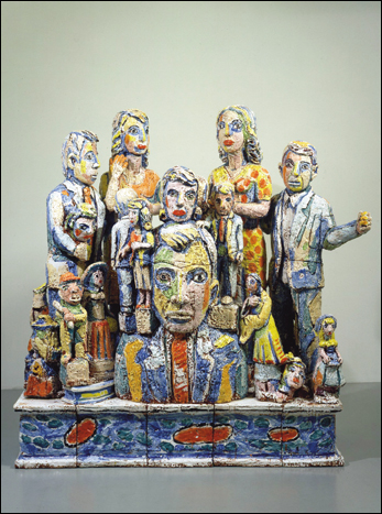 familyportrait Viola Frey, “Family Portrait,” ceramic with glazes, 1995 (courtesy the Hirshhorn Museum and Sculpture Garden, Smithsonian Institution)