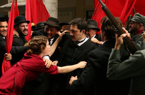 Ida Alser (Giovanna Mezzogiorno) and Benito Mussolini (Filippo Timi) have a tumultuous relationship in VINCERE