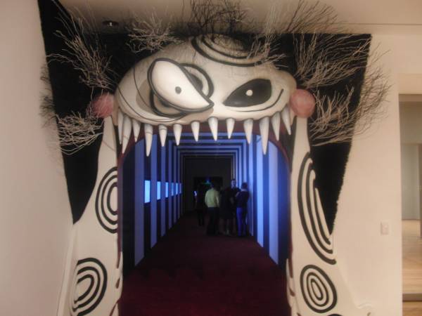 Creepy exhibition entrance leads to a treasure trove of Burtonalia (photo by twi-ny/mdr)