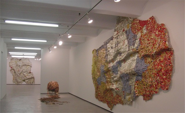 El Anatsui’s “Pot of Wisdom” at Jack Shainman in Chelsea (photo by twi-ny/mdr)