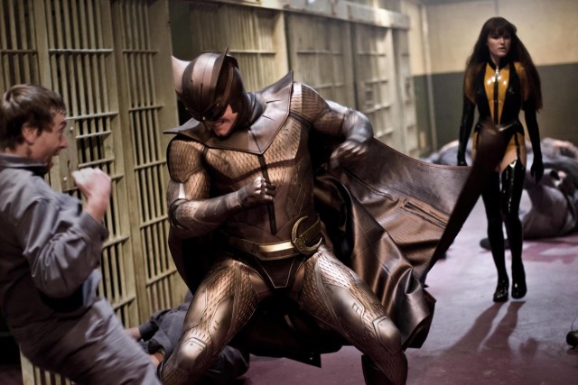 Nite Owl and Silk Spectre fight crime in WATCHMEN
