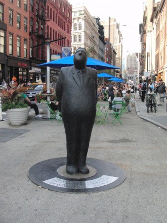 Jim Rennert’s “Perspective” offers passersby a chance to reflect on their life and career (photo by twi-ny/mdr)