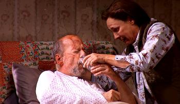 Bruce Willis and Laurie Metcalfe star in stage adaptation of Stephen Kings MISERY