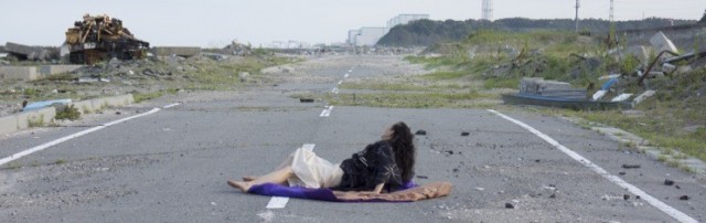 Eiko performs A Body in Fukushima in 2014 (photo by William Johnston)