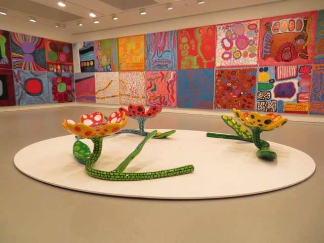 Yayoi Kusama’s “Festival of Life” combines “My Eternal Soul” paintings with “Flowers That Bloom Now” sculpture (photo by twi-ny/mdr)