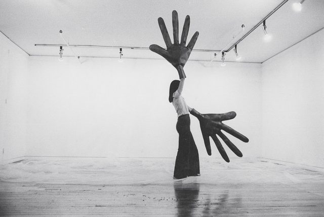 Sylvia Palacios Whitman, Passing Through, Sonnabend Gallery, 1977, documentation of performance (photo by Babette Mangolte)