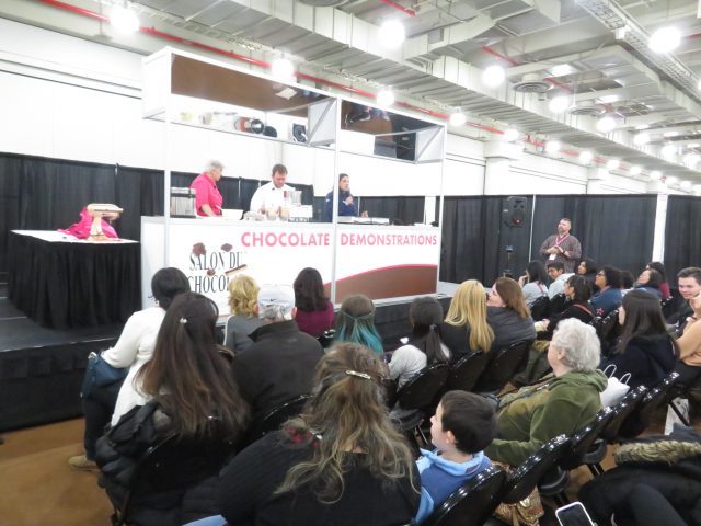 Pastry chefs and other industry pros give talks and demonstrations at Salon du Chocolat (photo by twi-ny/mdr)